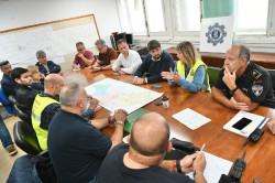 L&oacute;pez Miras, sobre el aviso rojo por lluvia en Cartagena: "Todos los servicios de emergencia est&aacute;n disponibles"