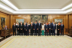 Los 20 nuevos vocales del CGPJ juran  su cargo ante el Rey Felipe VI , repartidos y tutelados entre PP y PSOE