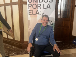 Los enfermos de ELA sin dinero mientras si lo hay para lentillas y para campa&ntilde;as para introducir el catal&aacute;n en Europa