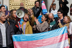 Los espa&ntilde;oles de m&aacute;s de 16 a&ntilde;os podr&aacute; modificar desde este jueves su sexo en el Registro Civil sin ning&uacute;n requisito