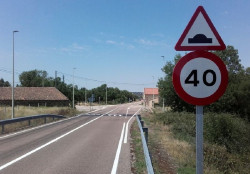 Los incendios forestales mantienen cortadas cinco carreteras en CyL, la mayor&iacute;a en Le&oacute;n