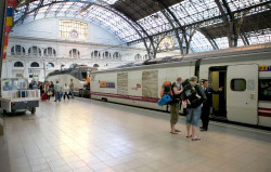 Los j&oacute;venes que viajen este verano en bus, tren e interrail pueden pedir desde hoy la rebaja de hasta el 90%