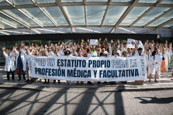 Los m&eacute;dicos puestan por paros indefinidos en octubre contra la ministra pero que perjudicaran a los pacientes