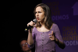 Los muy dem&oacute;crata de Podemos insultan a los jueces por no amnistiar a Puigdemont y les llama reaccionarios