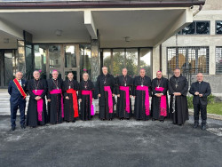 Los obispos hablan con el Papa sobre el caso Zornoza y apuntan que su renuncia podr&iacute;a ser "aceptada pr&oacute;ximamente"