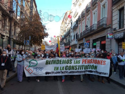 Los pensionistas vuelven a manifestarse para exigir blindar las pensiones en la Constituci&oacute;n