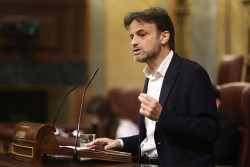 Los socios comunistas del PSOE advierten que miran demasiado a la derecha, no a sus socios 