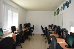  Los telecentros abrir&aacute;n desde el lunes s&oacute;lo por la ama&ntilde;ana y con cita previa