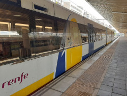 Los trenes de la l&iacute;nea Santander-Lierganes registran suspensiones y demoras por una aver&iacute;a en Astillero
