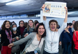 Loter&iacute;as paga m&aacute;s de 66,4 millones de euros en premios el mismo d&iacute;a del sorteo de Navidad 2022