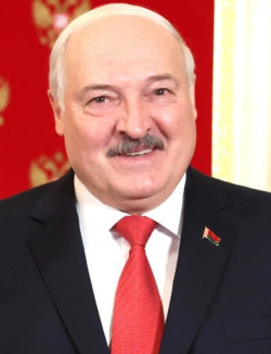 Lukashenko afirma que la respuesta a un posible ataque de la OTAN sería inmediata: "Que lo intenten"