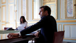 &nbsp;Macron se d&eacute;fend d`un &eacute;ventuel retard fran&ccedil;ais