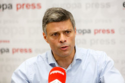 Maduro, el amigo de Zapatero,retira el pasaporte a Leopoldo López y también la nacionalidad