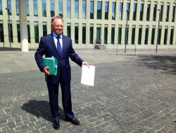Manos Limpias entrega al juez que investiga a Bego&ntilde;a G&oacute;mez un informe sobre 4 contratos de Red.es por 10,2 millones