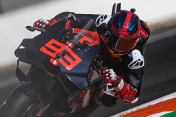 Marc M&aacute;rquez ilusiona e impresiona con la Ducati en un test dominado por Maverick Vi&ntilde;ales