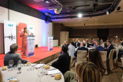  Maria Buruaga anuncia que Cantabria tiene sobre la mesa 25 proyectos empresariales por más de 5.500 millones