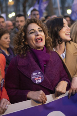 Mar&iacute;a Jes&uacute;s Montero: "La mayor&iacute;a estamos en la convocatoria oficial. Damos una imagen unitaria del movimiento"