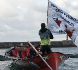 Más de 100 embarcaciones participan en el Campeonato de España de Bateles que se celebra en Castro Urdiales