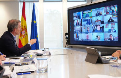 Maz&oacute;n asegura ante Feij&oacute;o y los `barones` del PP que es v&iacute;ctima de una cacer&iacute;a y culpa al Gobierno de estar en el relato
