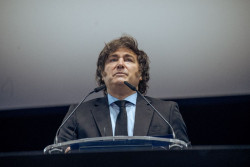 Milei veta la subida de las pensiones y la ley de discapacidad aprobadas por el Congreso argentino