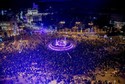 Miles de mujeres marchan en Madrid por un feminismo "inclusivo" y en recuerdo de Ucrania