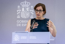 M&oacute;nica Garc&iacute;a la presunta ministra de la nada, echa balones fuera en las demandas de los m&eacute;dicos