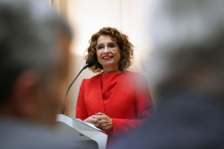 Montero asegura que el Gobierno mantiene su apuesta por tener PGE en 2025: "Peleamos hasta el &uacute;ltimo bal&oacute;n"