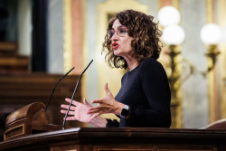 Montero defiende pactar PGE con los independentistas de ERC y Bildu 