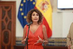 Montero  es singular igual que la  "financiaci&oacute;n singular" o cuponazo que quiere dar a Catalu&ntilde;a para beneficiar a Espa&ntilde;a,&iquest;lo entienden ustedes?