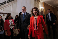 Montero niega filtraciones de Hacienda sobre el novio de Ayuso pero ella lo sabe todo.