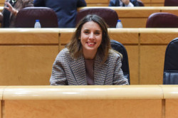 Montero reconoce que no hay contactos con el PSOE pero ni dimitir&aacute;n ni ser&aacute;n cesados por S&aacute;nchez
