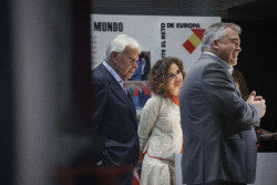 Montero, sobre las cr&iacute;ticas de Felipe Gonz&aacute;lez a que compatibilice PSOE-A y Hacienda: "Tiene su opini&oacute;n y la respeto"