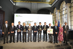 Moreno resalta que Andaluc&iacute;a es "un espacio de libertad" y reclama "m&aacute;ximo respeto" para los "aman" los toros