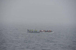 Mueren dos migrantes tras hundirse su embarcación cuando trataban de llegar a Reino Unido desde Francia