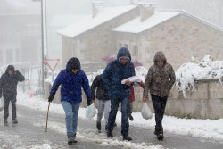 Nieve, viento y olas ponen en riesgo a 13 comunidades aut&oacute;nomas