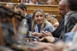 Noelia N&uacute;&ntilde;ez (PP) reta a pol&iacute;ticos del PSOE a dimitir si han mentido en sus estudios e insiste en que tuvo un "error"