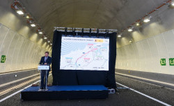 Oscar Puente llega a Cantabria a contar mentiras y dice que estudiará algunos tramos para el tren Santander-Bilbao