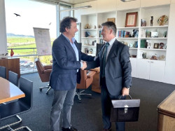 Palencia estudia con el alcalde mejorar la red de infraestructuras agrarias de Selaya