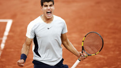 Partidazo de Carlos Alcaraz sufriendo