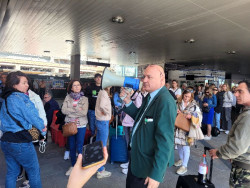Pasajeros de Chamart&iacute;n desalojados de los trenes: "He mandado un whatsapp a mi familia y no s&eacute; si ha llegado"