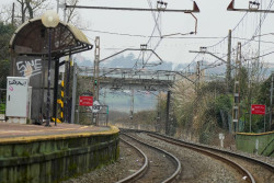 Pasan a disposición judicial los dos detenidos por la muerte de un joven en el apeadero de Boo