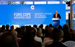 Pascual señala que la sanidad está en "una encrucijada" por aumento de demanda y costes y déficit de profesionales