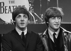 Paul McCartney recupera la voz de John Lennon con Inteligencia Artificial para grabar una canción