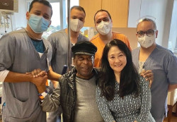 Pel&eacute; abandona el hospital: "Estoy muy feliz de estar de regreso en casa"