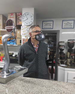 Pepe, cuatro décadas tras el mostrador… Por Pedro Arce Díez