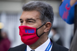 (Perfil) Laporta, un presidente con carisma para intentar eludir crisis y sombras