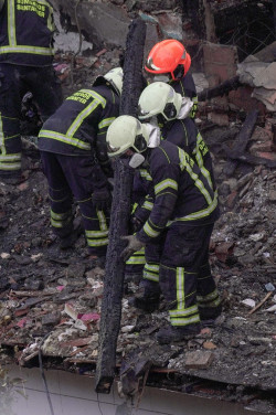Permanecen ingresados seis heridos por la explosión del edificio de La Albericia y todos evolucionan favorablemente