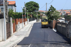Pi&eacute;lagos pone en marcha en Liencres su Plan municipal de asfaltados en el que invertir&aacute; un mill&oacute;n de euros