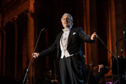 Pl&aacute;cido Domingo regresa el 8 de enero a los escenarios espa&ntilde;oles en la XXI Gran Gala Solidaria de Zarzuela por C&aacute;ritas