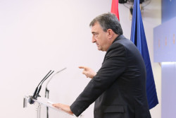 PNV insiste en que no hay v&iacute;a para que apoye a Feij&oacute;o pero avisa que S&aacute;nchez tiene que explicar que da. 